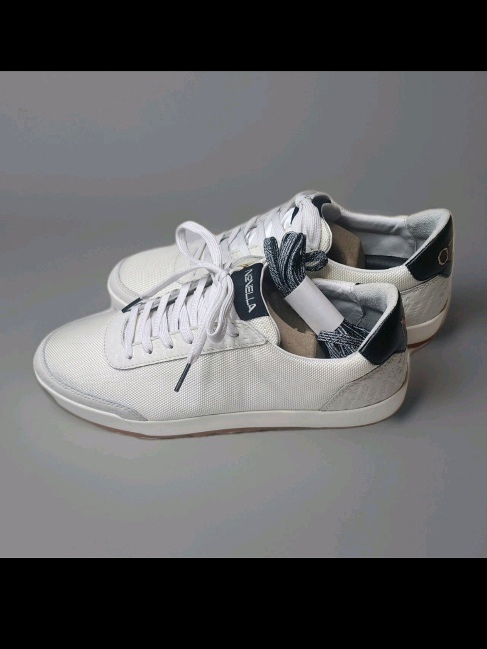 Novella Chapter 1 Verse 1 Low-Top Sneakers
